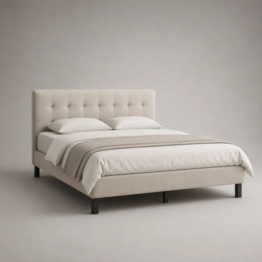 Lit double rembourré en tissu beige 171 × 215 × 110 cm, couchage 160 × 200 cm, tête de lit capitonnée et pieds noirs